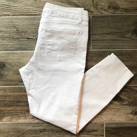 Artisan Ny Denim - Like new- cropped jeans raw hem by Artisan NY
